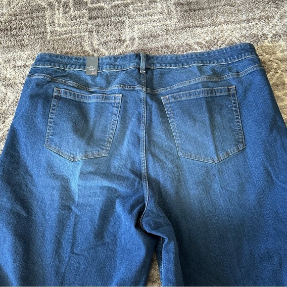NWT Torrid Perfect Wide-Leg Mid-Rise Jeans Medium Wash 22 Tall - Picture 9 of 9